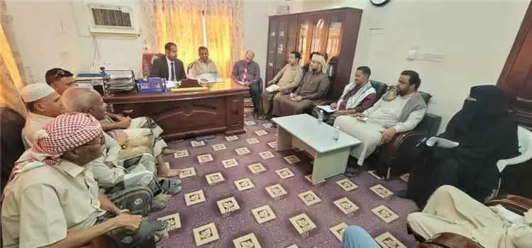 الوكيل الجهوري يتفقد سير العمل بهيئة الأراضي بوادي...