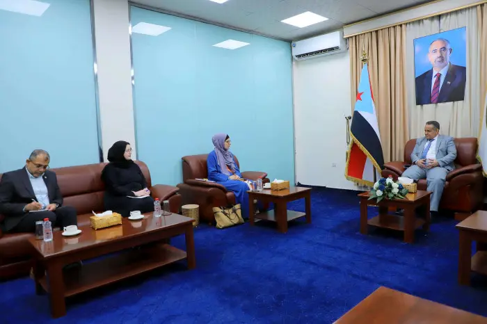 الحالمي ورئيسة الصليب الأحمر يبحثان دعم المرافق ال...