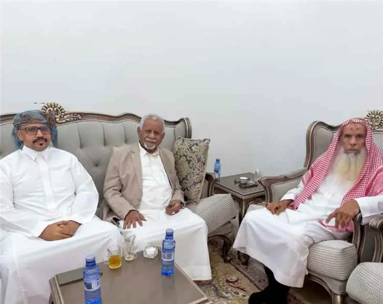 لقاء يجمع التميمي مدير عام مصلحة شؤون القبائل والش...