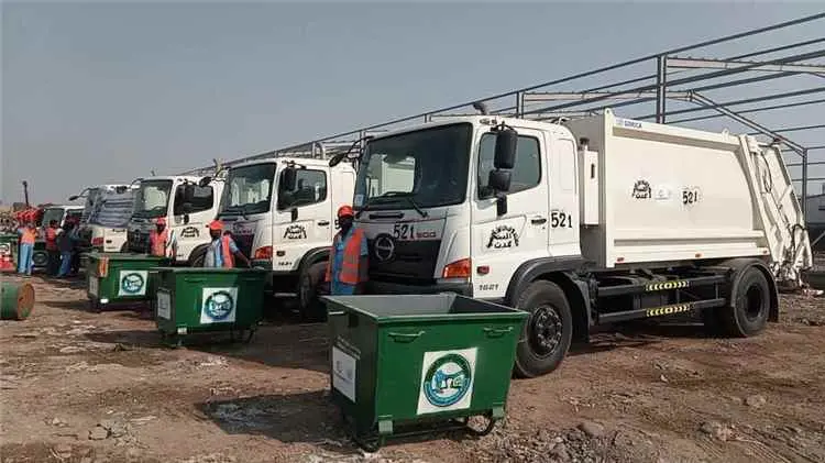 دفعة جديدة من الآليات والمعدات تدخل الخدمة لدعم النظافة وتحسين الخدمات في عدن