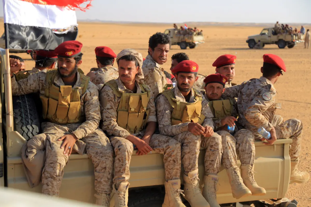 خوفاً من الصواريخ الحوثية: تجميع الجنود بمأرب في فندق أريحا ومحطات المحروقات