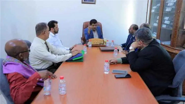 الأمين العام للمجلس المحلي بالمهرة يلتقي قيادة جام...