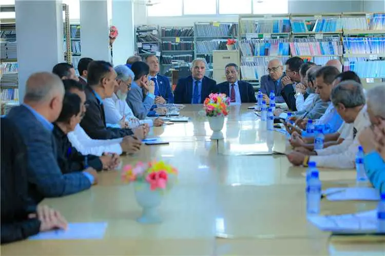 بحضور وزيري التعليم العالي والتربية.. مجلس جامعة عدن يناقش عديد من القضايا الأكاديمية والإدارية