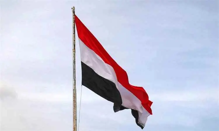 كاتب سياسي: تحذيرات من تثبيت سلطة الحوثيين في الشم...