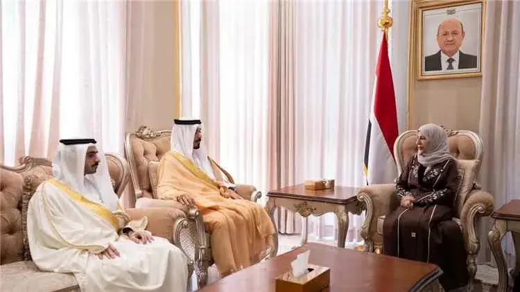 وزيرة الخارجية تبحث مع السفير البحريني تصعيد الحوث...