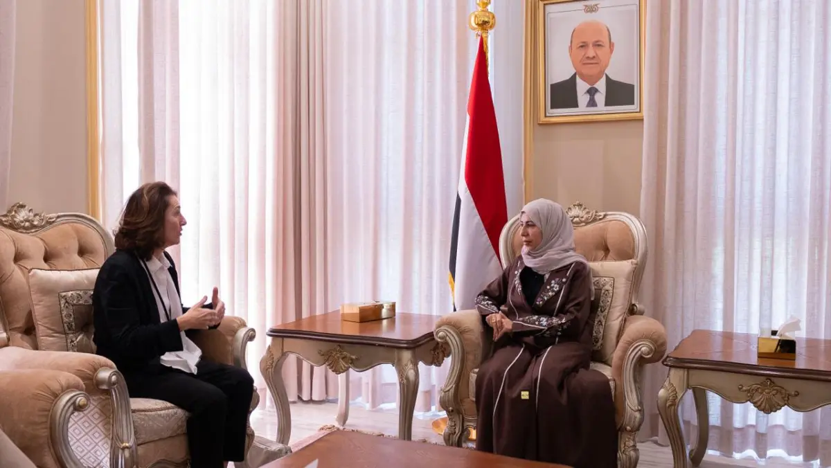 وزيرة الخارجية تستعرض مع السفيرة الفرنسية التصعيد الحوثي وتهديداته للأمن الإقليمي والدولي