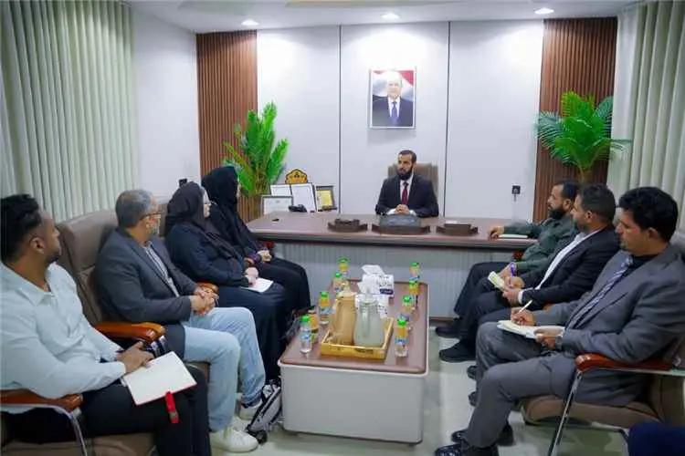 محافظ أبين يلتقي بعثة اللجنة الدولية للصليب الأحمر...