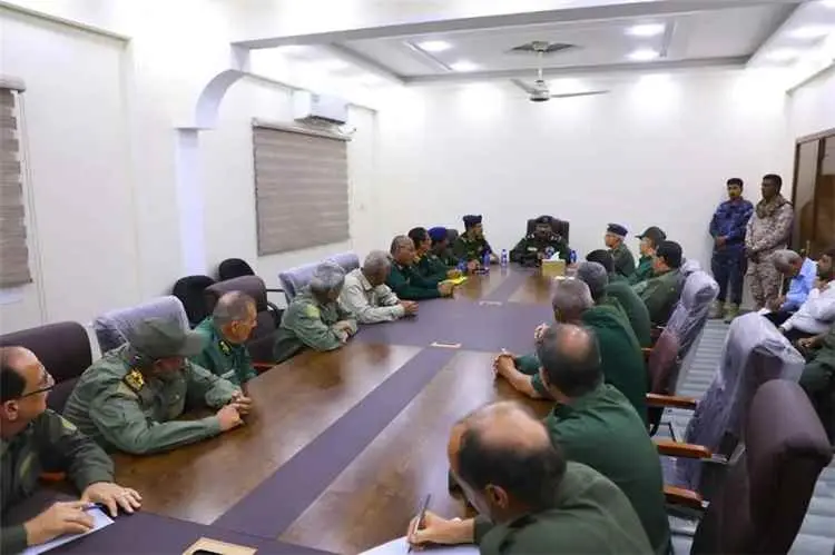 لجنة من وزارة الداخلية تتفقد المؤسسات الأمنية في عدن لتعزيز الجاهزية وتأمين الجبهة الداخلية