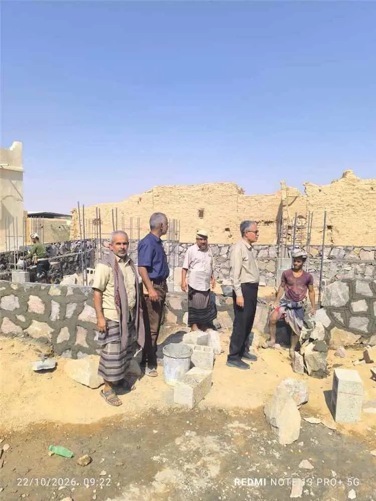 مدير عام عتق يتفقد عدداً من المراكز الصحية ويتابع سير تنفيذ المشاريع الصحية بالمديرية