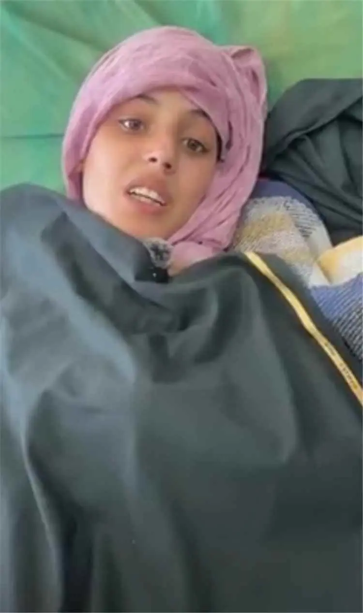قناص حوثي يحاصر أمًّا لطفلتين داخل منزلها يومين في...