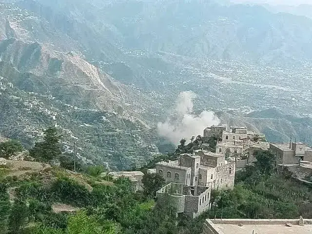 عاجل | مواجهات عنيفة بين المقاومة الشعبية والحوثيي...