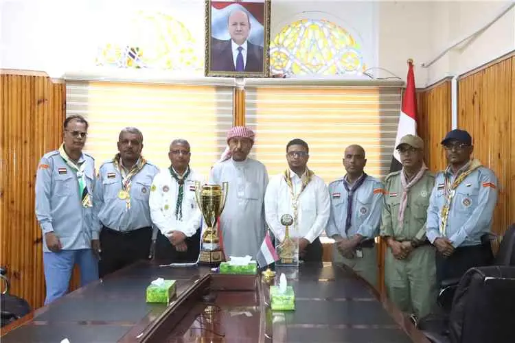 تتويج تاريخي بالمركز الأول عربياً.. وكيل حضرموت لشؤون الوادي والصحراء يستقبل وفد رواد الكشافة اليمنية ويشيد بإنجازهم القومي في الكويت