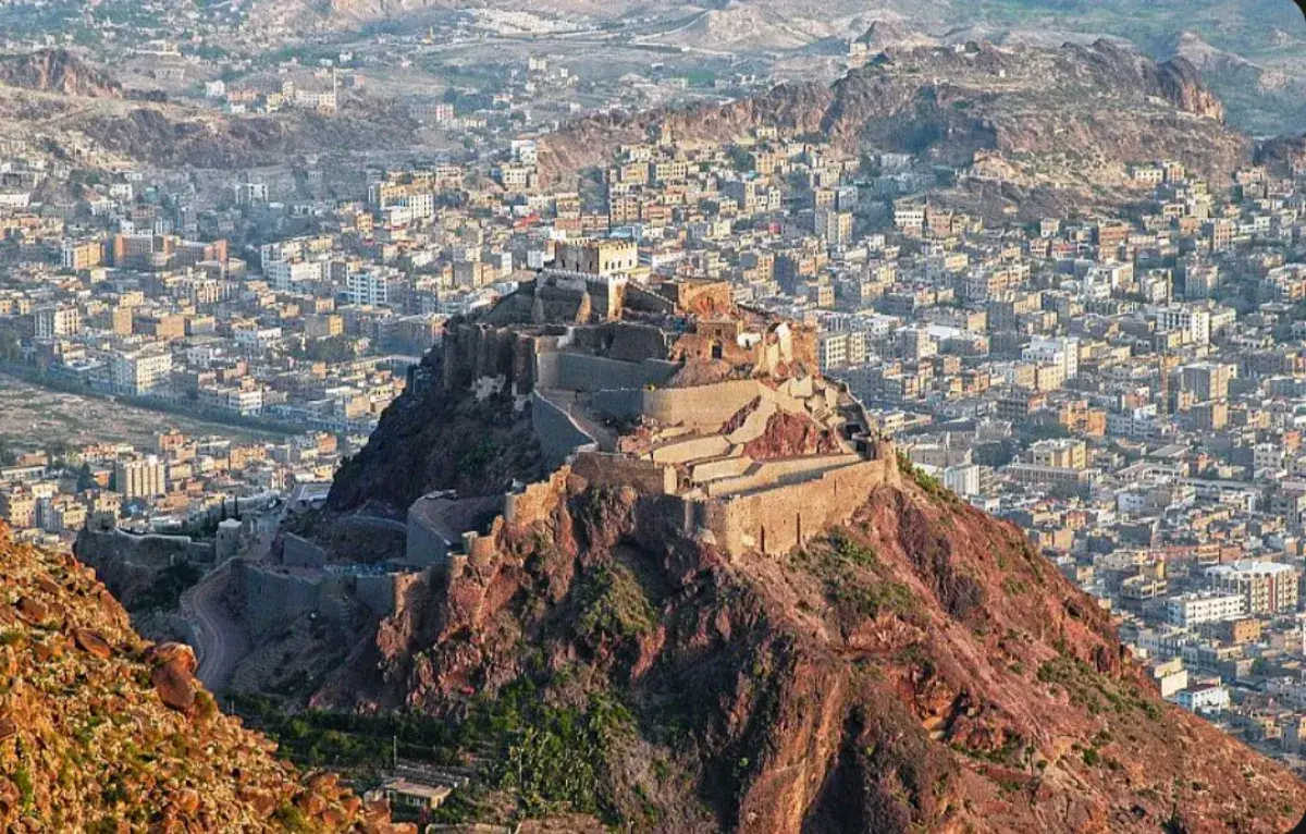 مفارقات الشعارات ودموية الحصار .. تعز في ميزان الم...