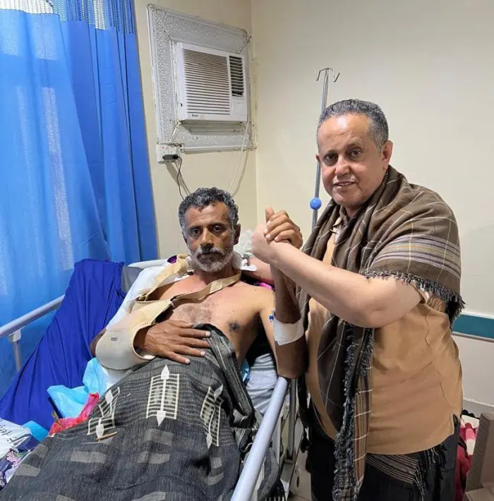 الحالمي يطمئن على الكعلولي عقب إصابته بمعارك ضد مل...