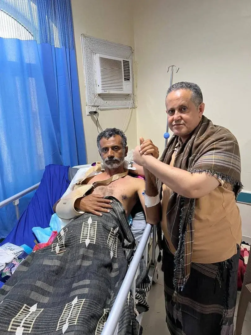الحالمي يطمئن على صحة القائد فاروق الكعلولي ويشيد بمواقفه البطولية في جبهة الصبيحة