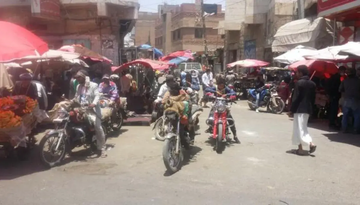 الحوثيون يشترون الدراجات النارية لتعزيزاتهم العسكر...