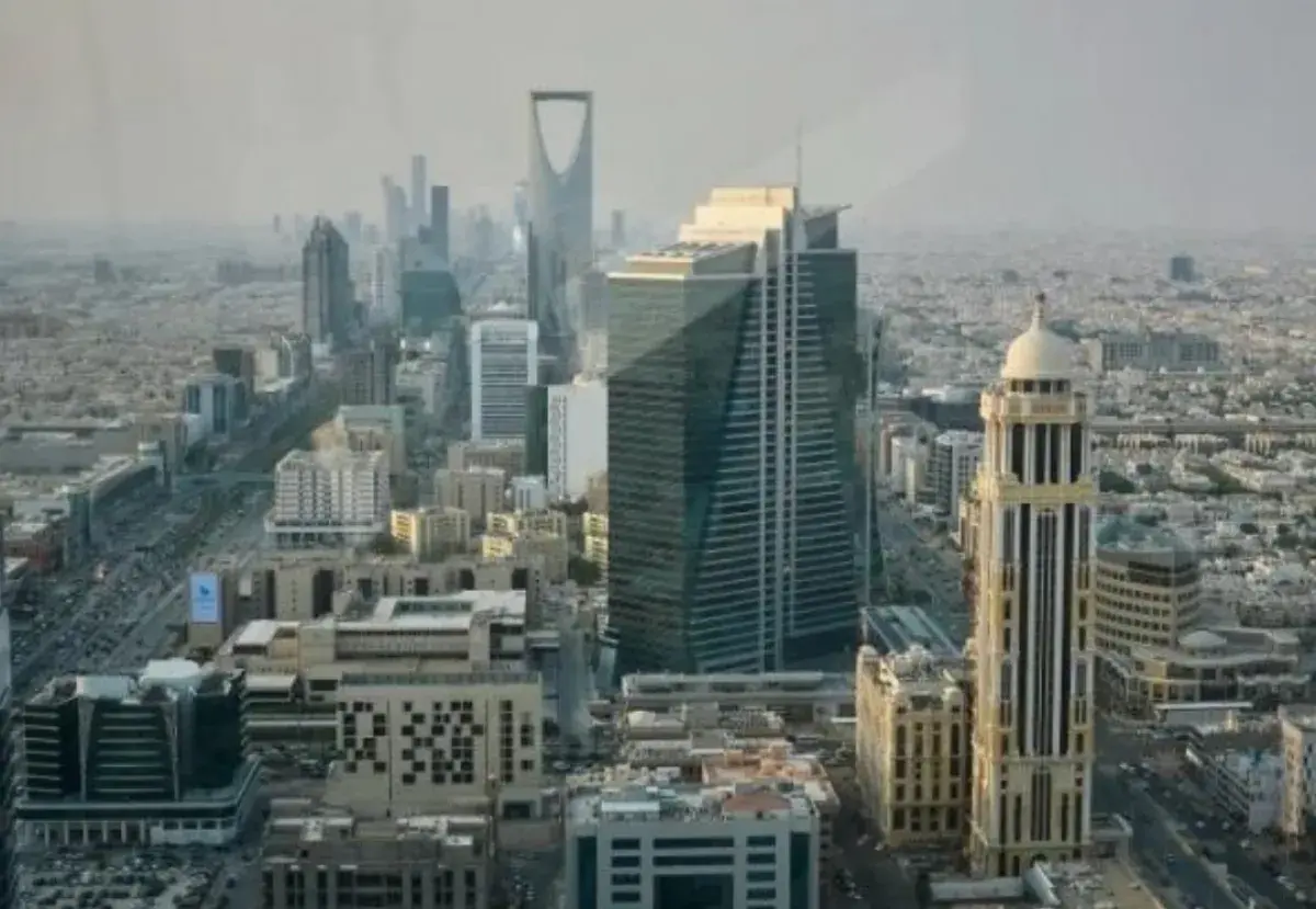 الدفاعات السعودية تدمر صاروخاً باليستياً أطلقته مل...
