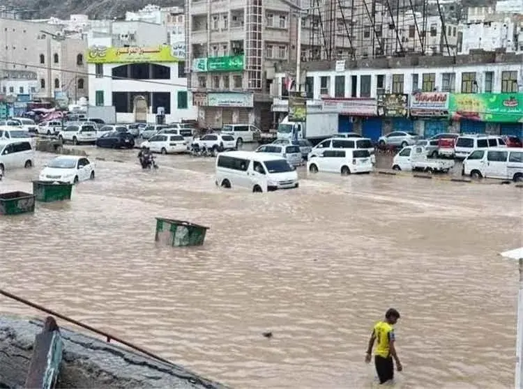 استنفار للدفاع المدني بالمحافظات المحررة تحسبًا لت...