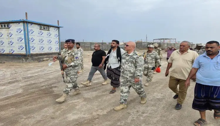 وزارة الداخلية: مليشيا الحوثي تستهدف مقري خفر السو...