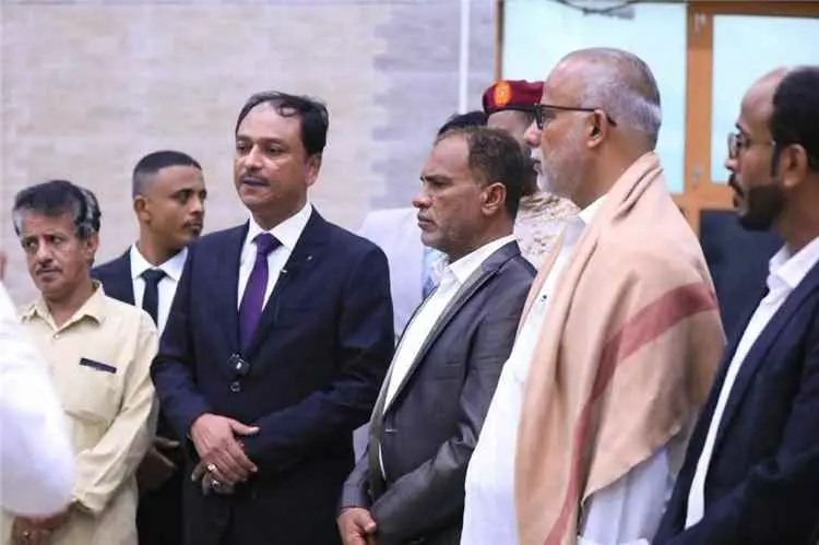باعوم يعود إلى حضرموت من الرياض ويدعو لتوحيد الصفو...