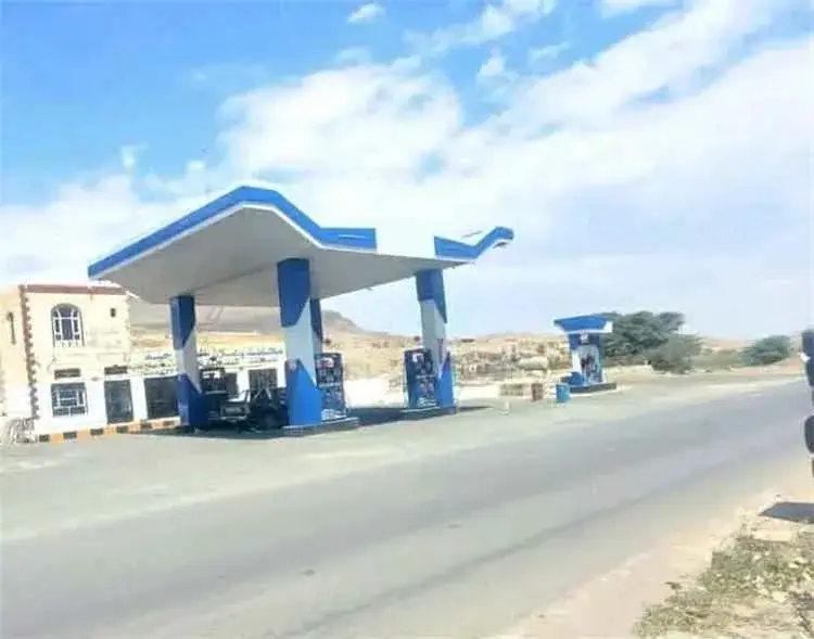 اليمنيون يعزفون عن شراء المشتقات النفطية بعد رفع ا...