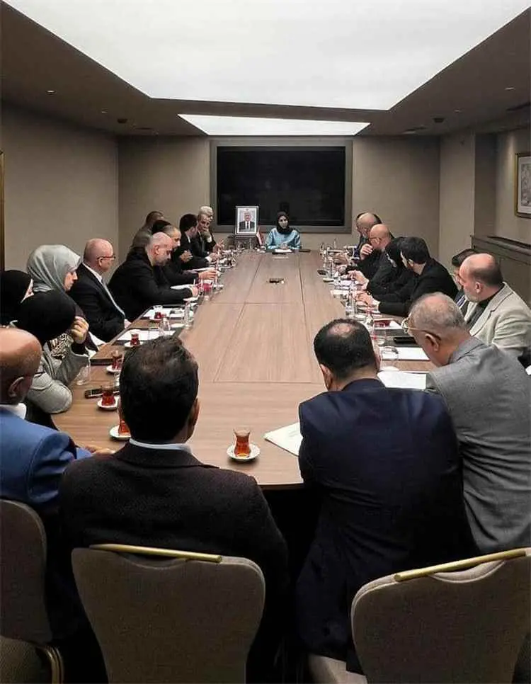 وزيرة الخارجية تطلع وسائل إعلام تركية على التصعيد...