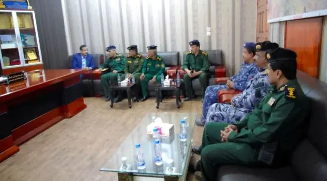 محافظ #شبوة يشيد بضبط خلية إرهابية وبحوزتها قذائف وعبوات ناسفة شديدة الانفجار .