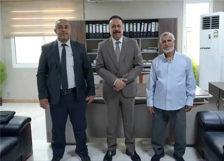 الوزير العقربي يشرف على مراسم التسليم والاستلام لق...