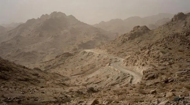 تقدم نوعي غرب #تعز.. القوات المسلحة تحسم معركة تبة الميدان وتسيطر على أهم تلة مطلة على الضباب وتقطع خطوط إمداد الحوثيين غرب المدينة .