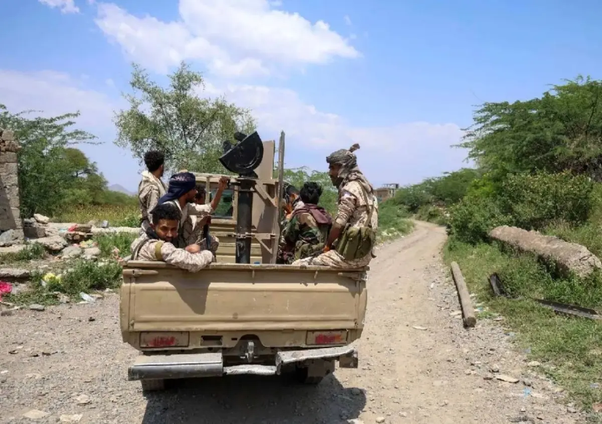 معارك عنيفة في جبهات غرب وشمال تعز والطيران يستهدف مواقع المليشيات في عدة تِباب