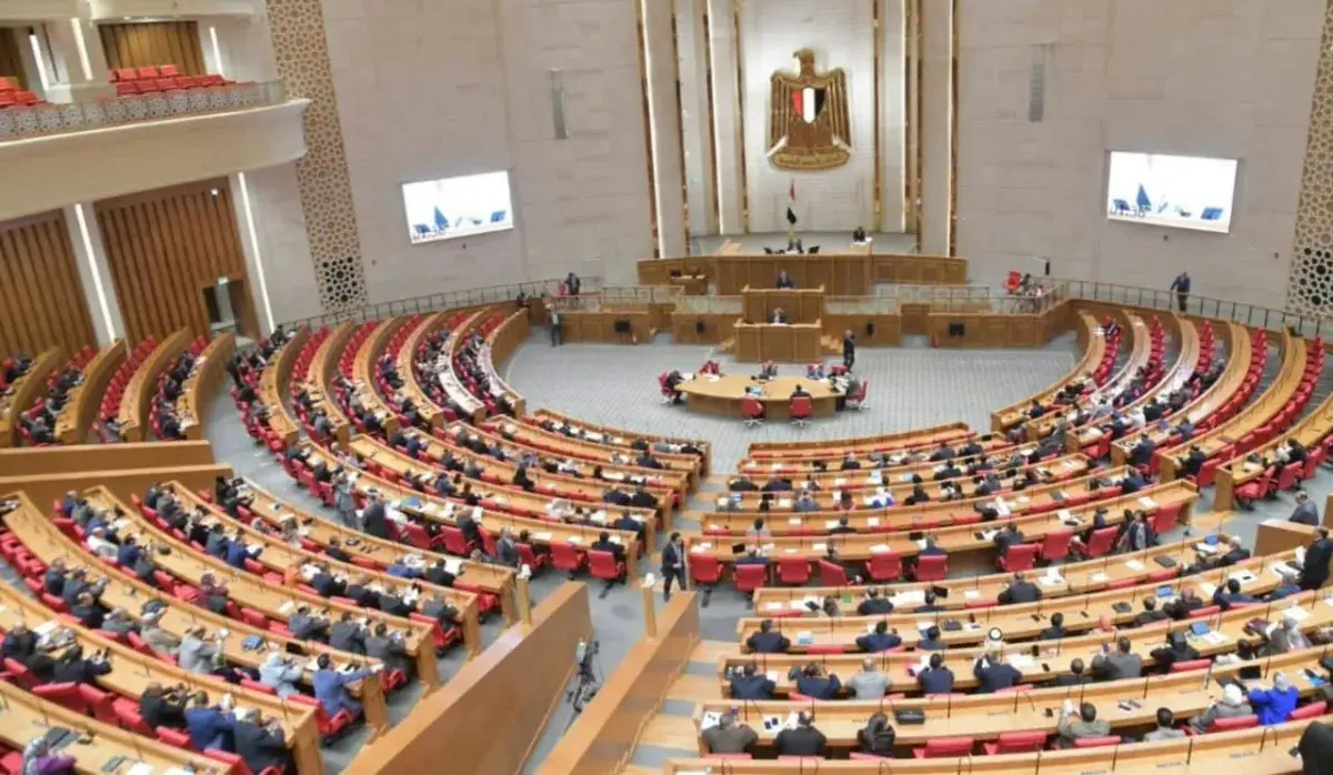 البرلمان المصري يفوض السيسي باتخاذ إجراءات لدعم ال...
