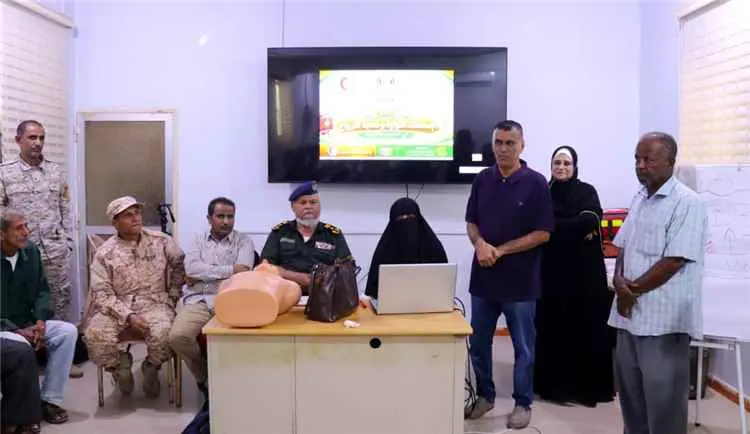 عدن.. دورة تدريبية لمنتسبي وزارة الدفاع في مجال ال...
