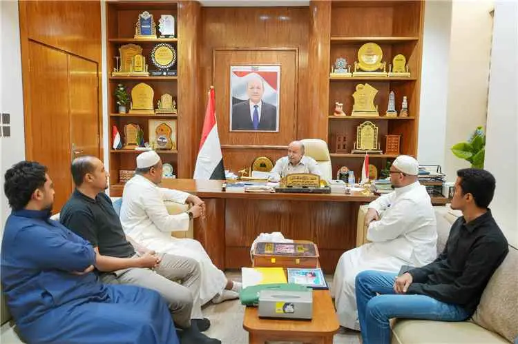 الخنبشي يطّلع على نشاط مؤسسة "فهو يشفين" الطبية وم...