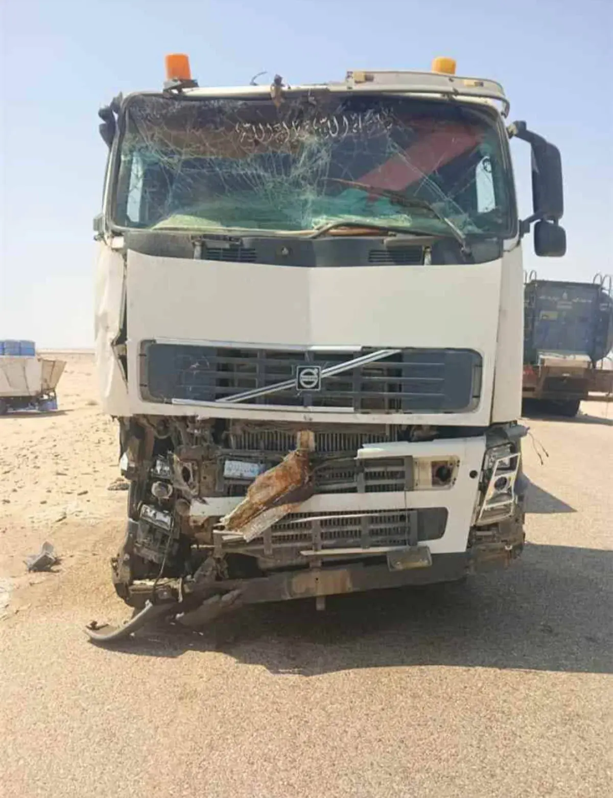 قاطرة مسرعة تودي بحياة 3 شبان في مديرية أحور