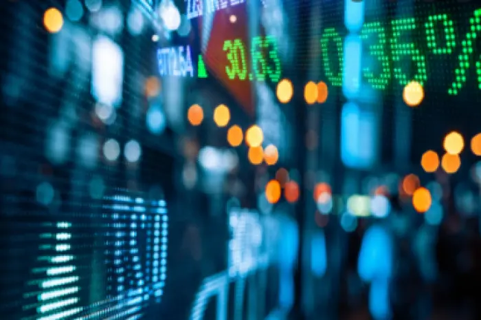 مؤشر نمو أعلى ينهي الجلسة على ارتفاع بنسبة 1.5%