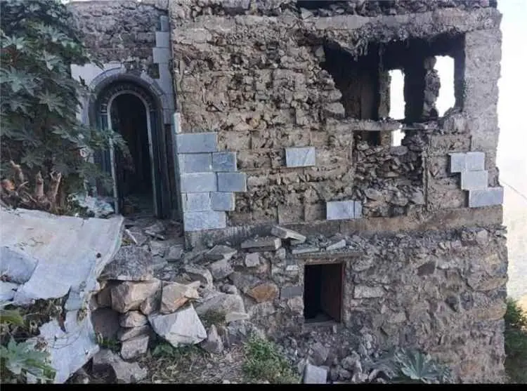 اليافعي: ضعف خصوم الحوثي وتناقض سياسات حلفائهم يمنحانه فرصًا للبقاء