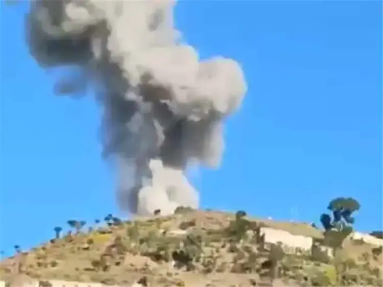غارة جوية مباغتة تستهدف تجمعاً للحوثيين في جبل حبشي غربي تعز