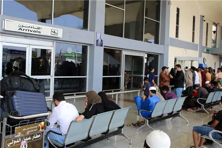 عاجل: ميلشيات الحوثي تهدد مطار عدن وتطالب الموجودين فيه بالإخلاء الفوري