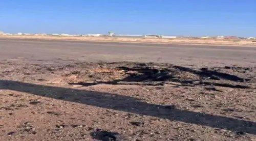وزارة النقل تنشر صور آثار القصف الحوثي على مطار عدن الدولي