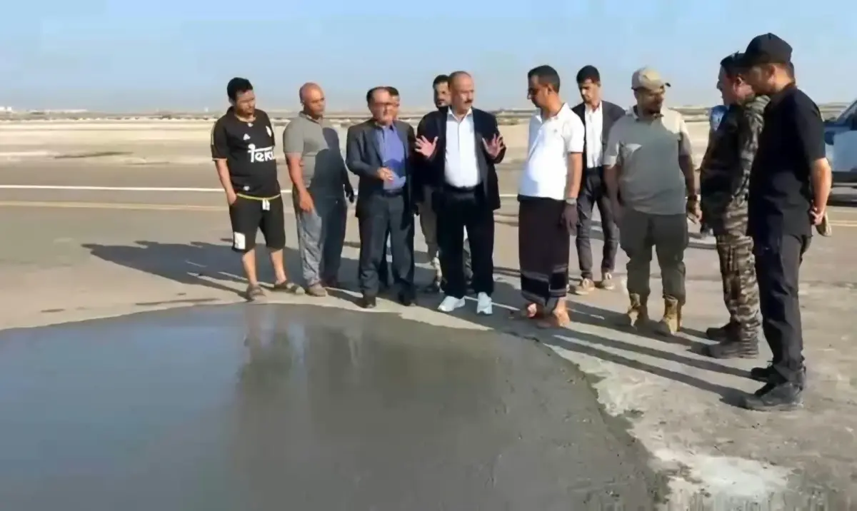 وزير النقل يعلن استأنف نشاط مطار عدن الدولي عقب تو...