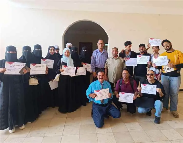 برعاية الدكتور عمر بامحسون.. مؤسسة الأمل بعدن تدرب...