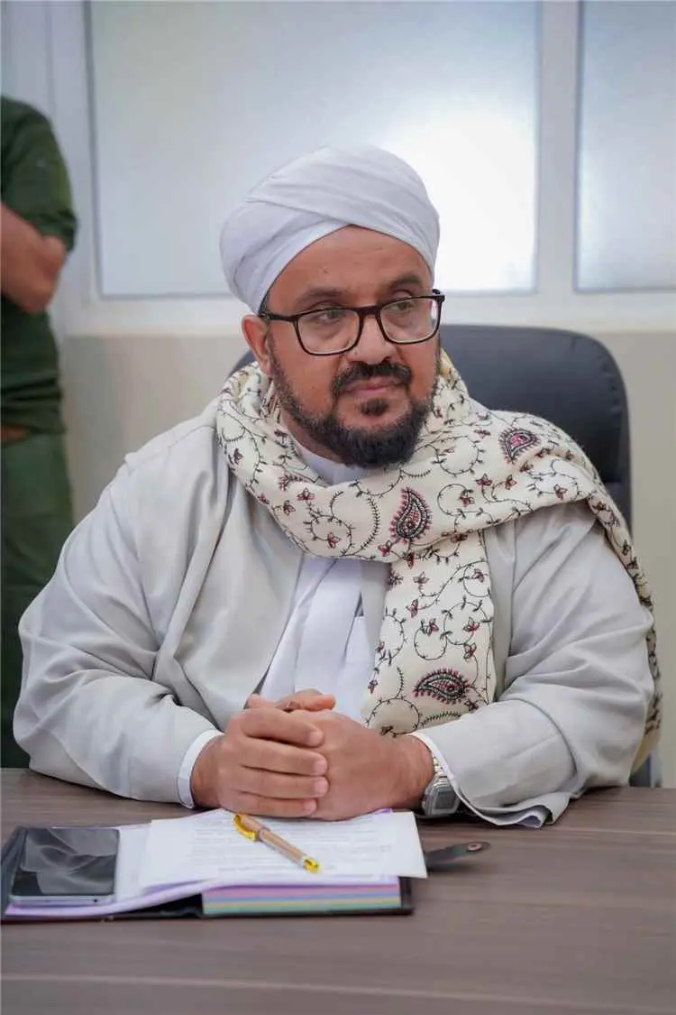 بيان هام للشيخ كمال باهرمز.. موقف حازم من الحوثيين...