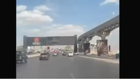 اختراق لوحة إعلانية وبث مشاهد إباحية يثير الجدل في...