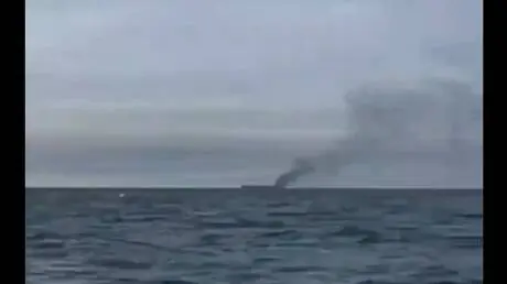 بحرية الجيش الإيراني: ناقلة نفط مخالفة تعرضت لأضرا...