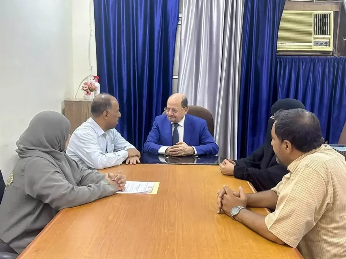 رئيس الوزراء يزور المعهد التقني الصناعي بالمعلا وي...