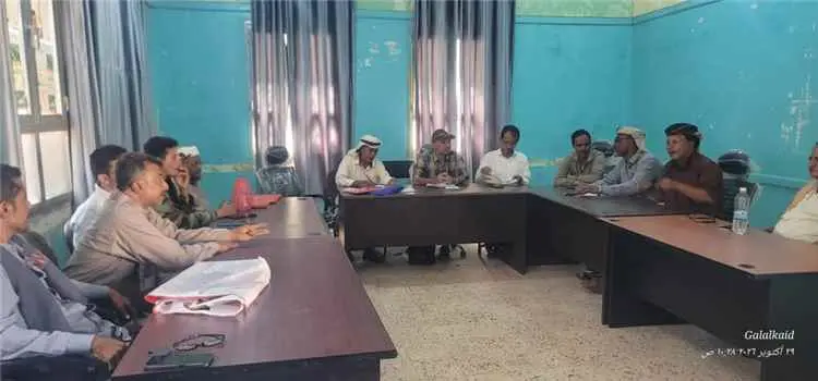 المكتب التنفيذي بالمسيمير يدين القصف الحوثي للمناطق السكنية في حبيل حنش وعهامة وقرين والدريجة ويدعو إلى تعزيز الاستجابة الإنسانية