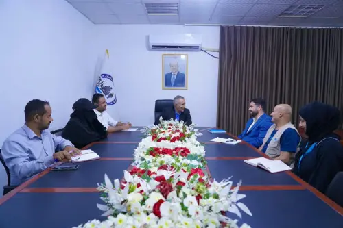 الوزير اليافعي يبحث مع اليونيسف حماية الأطفال من ا...