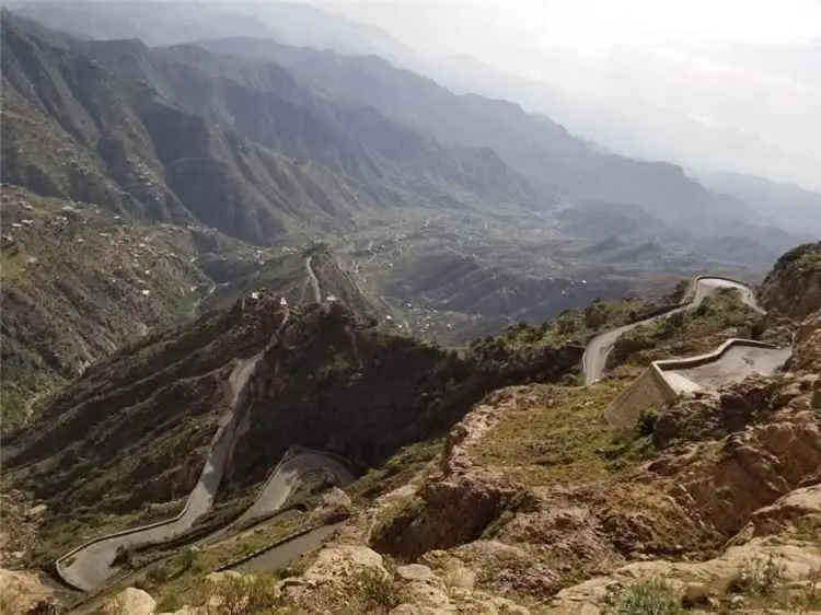 معارك عنيفة في المقاطرة بلحج.. القوات المسلحة والق...