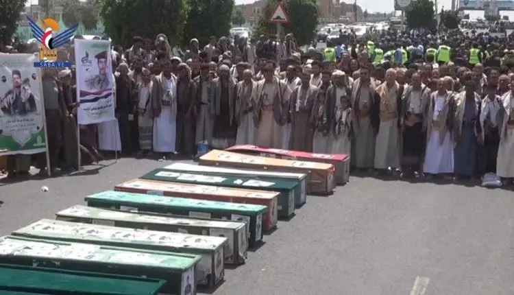 حصيلة ثقيلة للنزيف الحوثي: تشييع 51 قتيلاً بينهم ق...