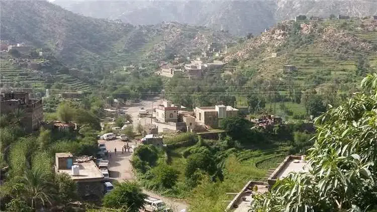 مصادر ميدانية لصحيفة عدن الغد تنفي سقوط المقاطرة بيد الحوثيين وتؤكد استمرار المعارك العنيفة وصمود القوات المسلحة